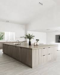 Rearrange and try different styles until you're satisfied with the result. Home Decor Minimalist Homedecor Home Interior Plants Minimalist Home Interior Minimalist Home Home Interior Design