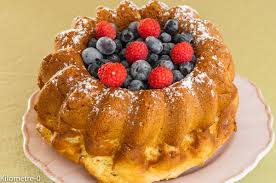 Couronne A La Ricotta Et Aux Fruits Rouges Recette Recette Gateau Facile Gateau Facile Et Dessert