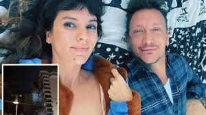 La actriz gimena accardi y su pareja, el actor nicolás vázquez, estaban en el edificio de 12 pisos que se derrumbó parcialmente este jueves por la madrugada en se subieron al ascensor y sintieron un ruido, precisó rodrigo y agregó: U8aj Los1ff Qm