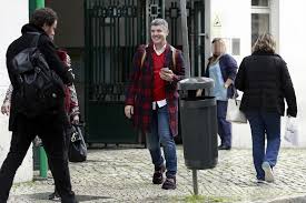 É certo que joão baião é conhecido pela sua energia televisiva, mas tem também um lado bem mais recatado, que encontra parelha nos animais que reuniu na sua quinta, no concelho de alenquer. Apanhamos Joao Baiao A Saida Do Hospital Apos Visita A Maria Ruef Veja As Imagens