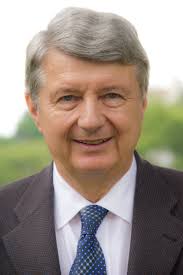 Bruce Cain wins Roland Volunteer Service Prize