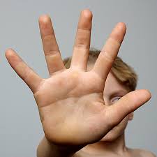 Elle prend ma main gauche pour me lire les lignes, moi, j'ai un mauvais feeling car elle veut être précise mais, moi, je lui propose de mais en ligne de compte, elle a retrouvé ma chance, c'est une vraie pilote de lignes ma ligne de chance aime bien faire des feintes, elle est maligne ma ligne c'est. La Ligne Simienne 1voyance Org