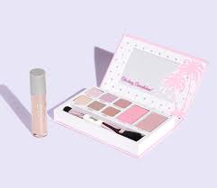 Free for personal and commercial purpose with attribution. 10 Makeup Kits For Tweens We Love Parents