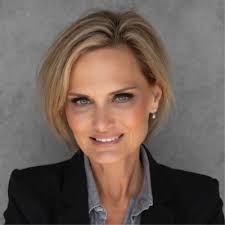 Meet Mary Jahnke, our Closing Manager. Her positive attitude and strong  sense of leadership have proven successful in keeping our closing times  faster than the industry average. See what else makes… |