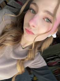 Ella Goodwin's Instagram, Twitter & Facebook