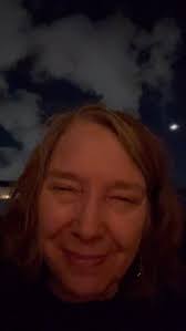 What are you holding in the dark nights? The metaphor of the crescent moon  speaks to me tonight, of hope and peace and the return of light.🦋  #midwifery #waxingmoon #hope #mariposamidwiferyllc🦋