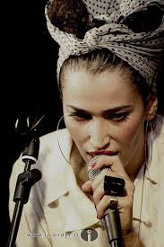 Prima canzone circa 8 anni fa ultimo intervento circa un'ora fa. Nina Zilli 13 Singer Style Crush Style