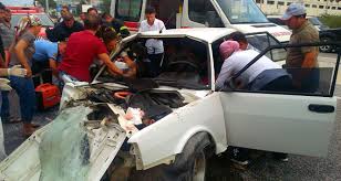 Muğla'nın milas ilçesi aslanyaka mahallesi'nde, otomobil ile yüklü kamyonetin çarpıştığı kaza maddi hasarla atlatıldı. Milas Kaza Haberleri Ihlas Haber Ajansi