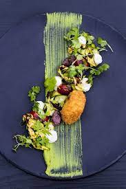 Challenge Your Inner Chef And Learn 9 Easy Hacks To Make Your Meals Look Like A Masterpiece Food Presentation Photographing Food Food Plating