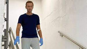 Die forderungen der eu nach einer sofortigen freilassung des kremlkritikers alexej nawalny haben bislang keinerlei wirkung gezeigt. Alexei Navalny Russian Activist Discharged From Berlin Hospital Bbc News