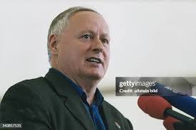 89 Mikrofonen Stock Photos, High-Res Pictures, and Images