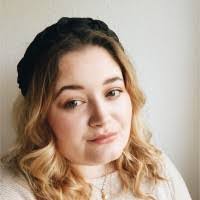 Julia Melzer's Instagram, Twitter & Facebook