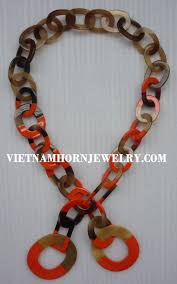 Collier En Laque De Corne De Buffle