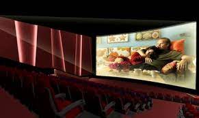 Scaunele sunt comode, nu sunt înghesuite, e loc suficient pentru picioare, temperatura în sală este constantă (nu sunt valuri reci. European Film Festival Kicks Off May 9