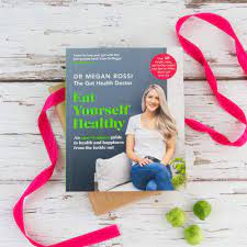 A practicing dietitian and nutritionist as well as a leading research fellow at king's college london, she is the founder of the gut health clinic, where she leads a team of. Eat Yourself Healthy An Easy To Digest Guide To Health And Happiness From The Inside Out Rossi Dr Megan Amazon De Bucher