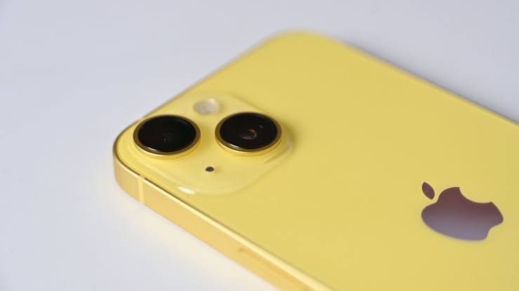 Hands on with Apple's yellow iPhone 14 | AppleInsider