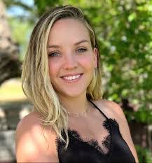 Veronica Schroeder's Instagram, Twitter & Facebook