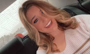 Alexis Haggard's Instagram, Twitter & Facebook