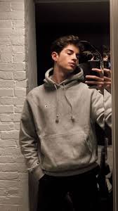 See more ideas about photography poses for men, manu, poses for men. Andrea Manu Rios Lockscreens