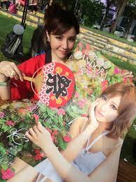 有台灣最正女總經理許瓈元的臉書嗎 或ig也可以 iask this or that questions crown crown jewelry