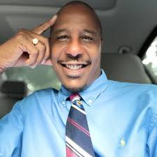 That time @adamw only had wet hands & no paper towel! 🤬💦