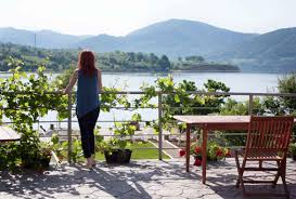 Aici ești întâmpinat de un. 10 Dintre Cele Mai Frumoase Locuri De Vizitat In Romania Blogul Meu De CÄƒlÄƒtor