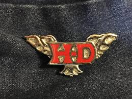 Biker chain with bar & shield pin 1.25 8009274. Harley Davidson Pin Wings Gem