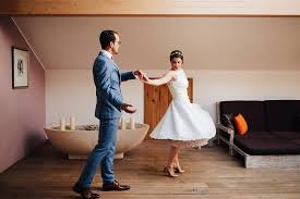 Während bei einer deutschen hochzeit häufig nur ein dj oder alleinunterhalter engagiert wird, führt bei einer russischen feier ein tamada (moderator) durch die feierlichkeiten. Hochzeitsparty Am Chiemsee Eine Hochzeit Ohne Trauung