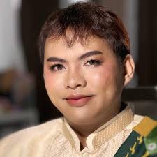 You want more? I'll give you more. ✨ Photo by @sevenbarretto Make up by  @abtkurniawan Hair by @raymondmateoo Styling by @pattyyap