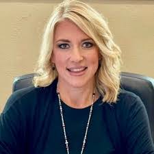 Heather Benfield's Instagram, Twitter & Facebook