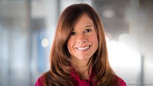 Lori Goodson's Instagram, Twitter & Facebook