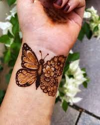 Bridal Henna Artist S Instagram Post Going A Bit Out Of My Comfort Zone And Trying A Hen In 2020 Simple Henna Tattoo Henna Tattoo Designs Simple Henna Tattoo Designs