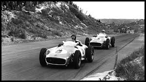 Gp holanda motogp 2021 horarios y dónde ver en tv y online el gran premio de holanda 2021 de motogp,. 1955 Juan Manuel Fangio Y Stirling Moss Mercedes Benz W196 Gp Holanda Copyright Lat Photographic Grand Prix Racing Racing Classic Racing Cars