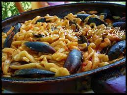 Pasta fresca fatta in casa scialatielli alla fragranza di limone con frutti di mare Scialatielli Fatti In Casa