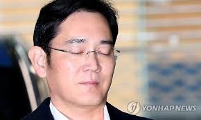 실제 이 부회장이 사퇴를 종용했다기보다 홍라희 씨가 또 2016년 말 국정조사 당시에는 이재용 부회장의 불성실한 답변을 강하게 비판했다. ì´ìž¬ìš© æœ´ ìµœìˆœì‹¤ ê´€ê³„ ëª°ëžë‹¤ ë‡Œë¬¼í˜ì˜ ì „ë©´ ë¶€ì¸ ì—°í•©ë‰´ìŠ¤