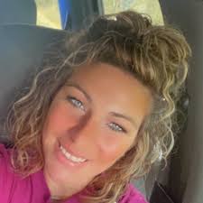 Lindsay Betts (@lindsay_betts)