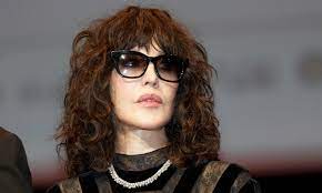 Suivez toute mon actualité sur ma page officielle. Elvis Costello Recruits Isabelle Adjani On French Version Of Revolution 49