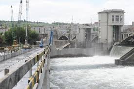 La plus jeune est tombée à l'eau et sa soeur, qui pourtant ne savait pas nager, a tenté de la sauver. La Demolition Des Tours A Debute Au Pont Barrage De L Ile Monsin Edition Digitale De Liege