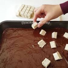 hayirli geceler efsane bir tarifim var adeta hayran kaldimm o inanilmaz lezzetli buram buram cikolata kokan brownie nin tadina tatli tatli tarifleri ikramlar