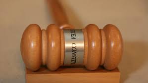 După ce în urmă cu o lună proiectul de lege a trecut tacit de camera deputaţilor, senatorii vor vota astăzi proiectul care prevede indemnizaţii speciale pentru primari, viceprimari, preşedinţi şi vicepreşedinţi de consilii judeţene. Ccr Legea Pensiilor Speciale Pentru Alesii Locali NeconstituÅ£ionalÄ