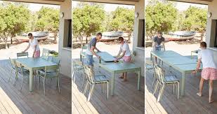 La table de jardin extensible est un produit auquel on peut ajouter une ou plusieurs rallonges, lui permettant ainsi de s'adapter au nombre de convives elle propose du mobilier de jardin pratique et tendance, à des prix accessibles. Table Ribambelle Xl 3 Allonges Fermob La Table O Mil Chaises