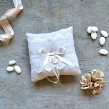 Check spelling or type a new query. Cuscino Porta Fedi Con Pizzo Bianco La Figurina Shop