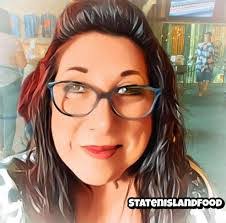 Helen Bays's Instagram, Twitter & Facebook