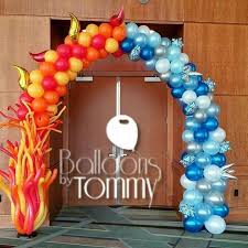 Fire And Ice Themed Balloon Arch For A Fire And Ice Themed Banquet Balloons By Tommy School Dance Decorations Prom Themes Ice Party