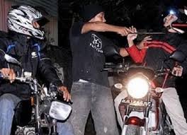 Keinginan ini adalah dengan membeli barang dan jasa. Contoh Contoh Masalah Sosial Examples Of Social Problems Berbagaireviews Com