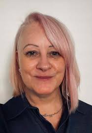 Karen Foran's Instagram, Twitter & Facebook