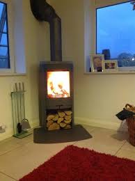 Contura 810 Is A Small Wood Burning Stove With Generous Glass Area In The Door Http Www Small Wood Burning Stove Indoor Wood Stove Wood Burning Stove Corner