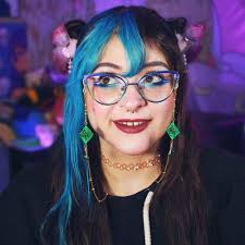 1,000 Dreams Fund's BroadcastHER Grant