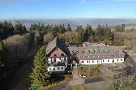 Vitus is 2.7 miles from the venue, while pfarrhaus frankenheim is 2 miles away. Prima Hotel Eisenacher Haus Erbenhausen Ot Reichenhausen Thuringen
