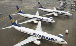 Les horaires de départs à l'aéroport de tunis carthage en temps réels et toutes les informations sur les numéros des vols, retards, compagnies aériennes. Zeci De Romani BlocaÈ›i La Londra DupÄƒ Ce Ryanair A Anulat Un Zbor Din Cauza Furtunilor Puternice Capital